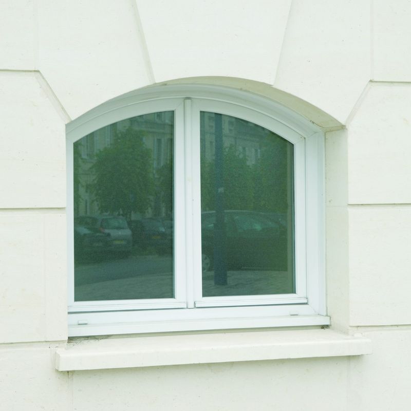 fenêtre cintrée en pvc à Pechbonnieu
